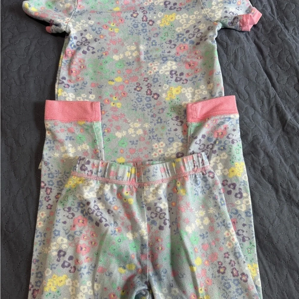 Bundle of 13  Kids Pajamas. Size Kids Small